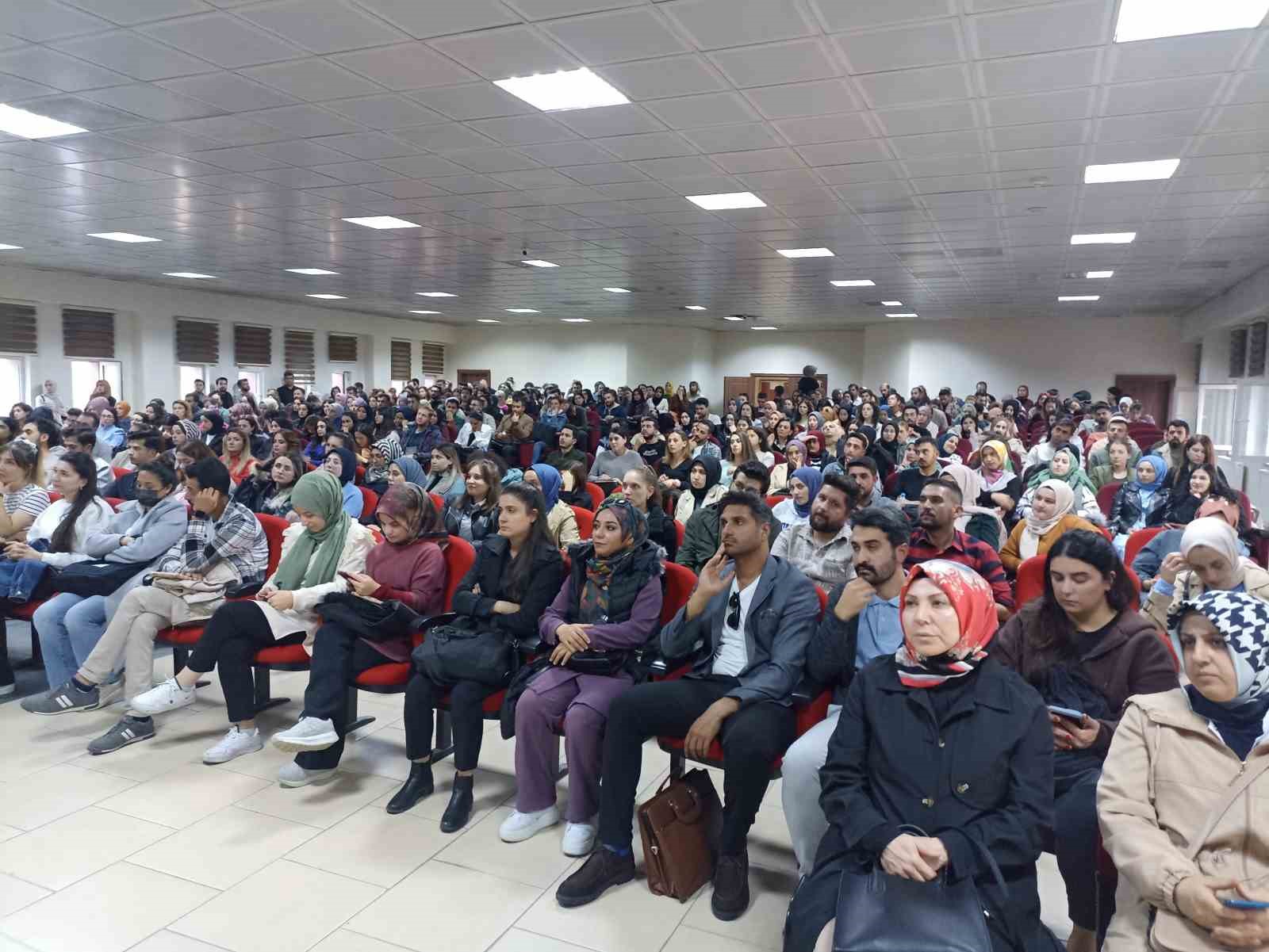 Erciş’te aday öğretmen bilgilendirme toplantısı yapıldı