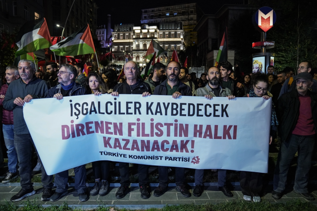 İsrail'in Gazze'deki hastane katliamı yurdun dört bir yanında protesto ediliyor