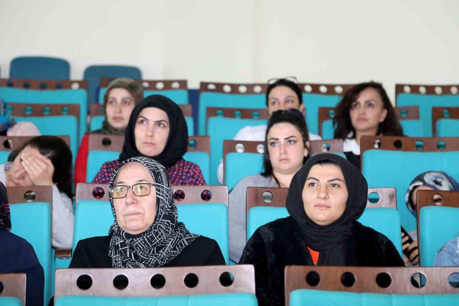 Van Büyükşehir Belediyesinden ‘aile içi iletişim’ semineri
