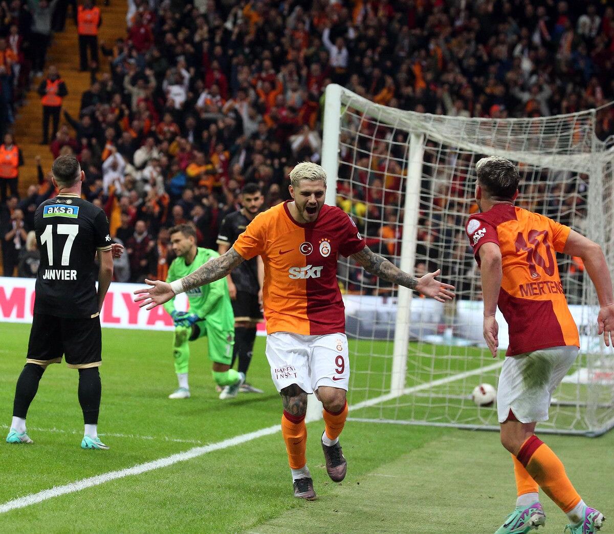 Galatasaray gol şovla zirveyi ele geçirdi!