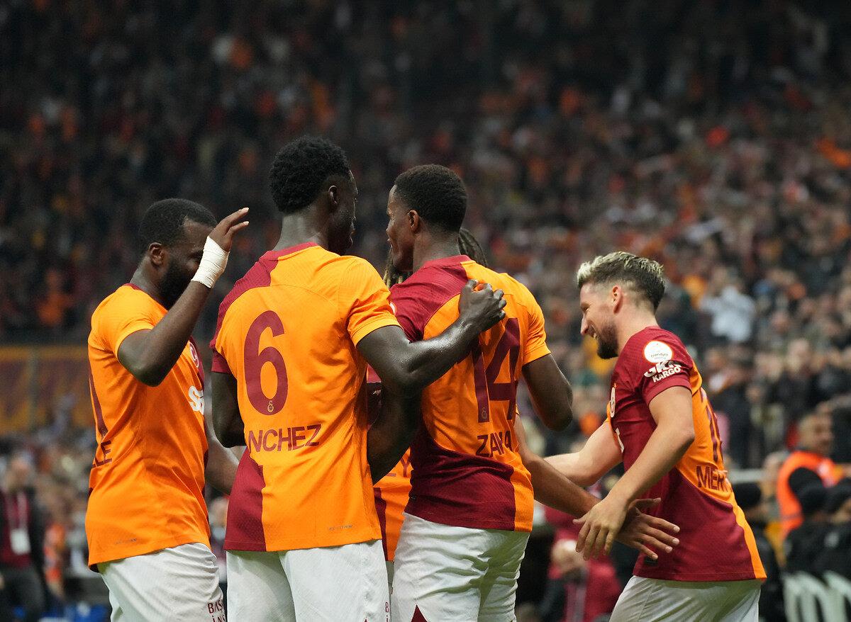 Galatasaray gol şovla zirveyi ele geçirdi!