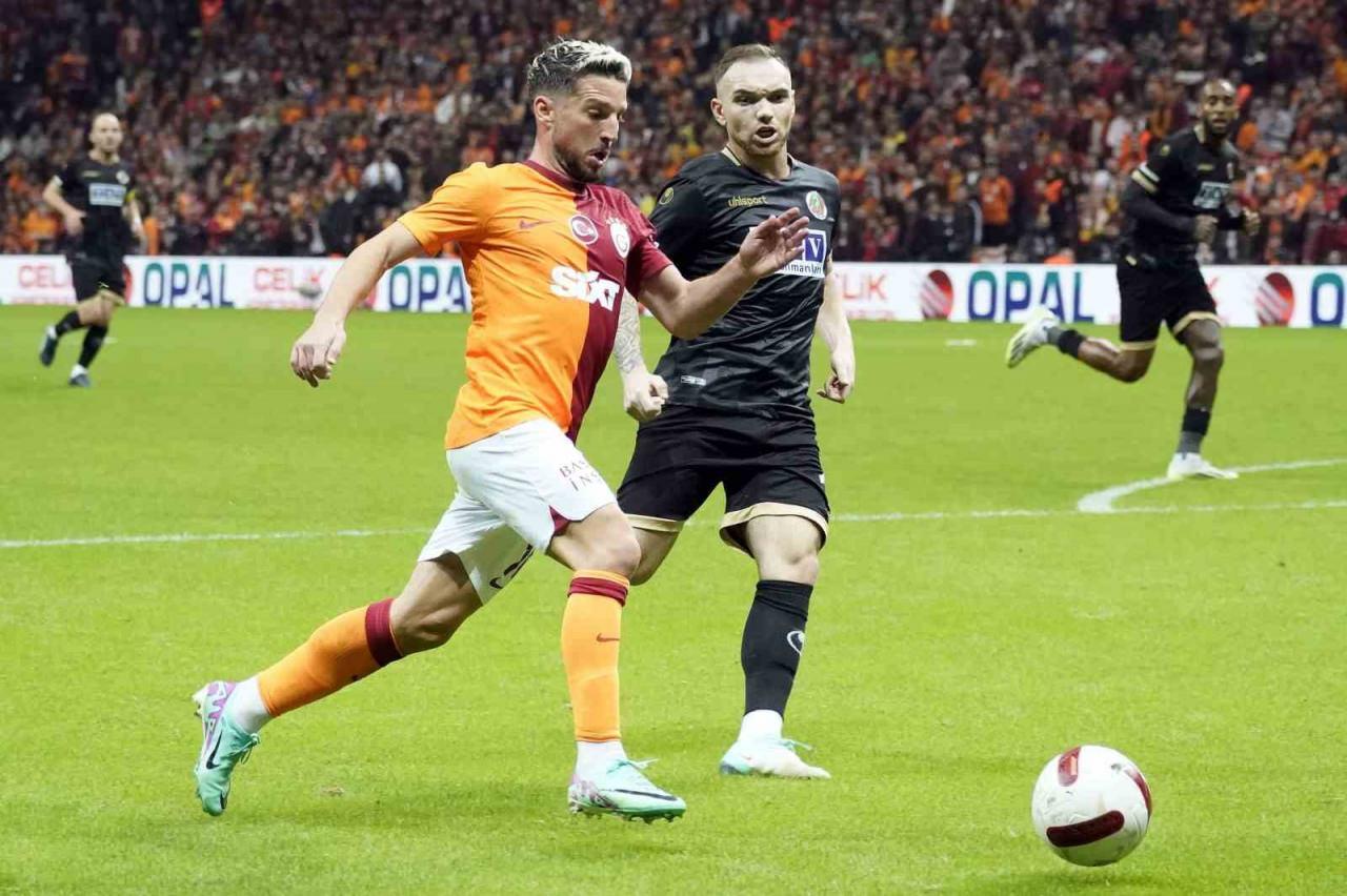 Galatasaray gol şovla zirveyi ele geçirdi!