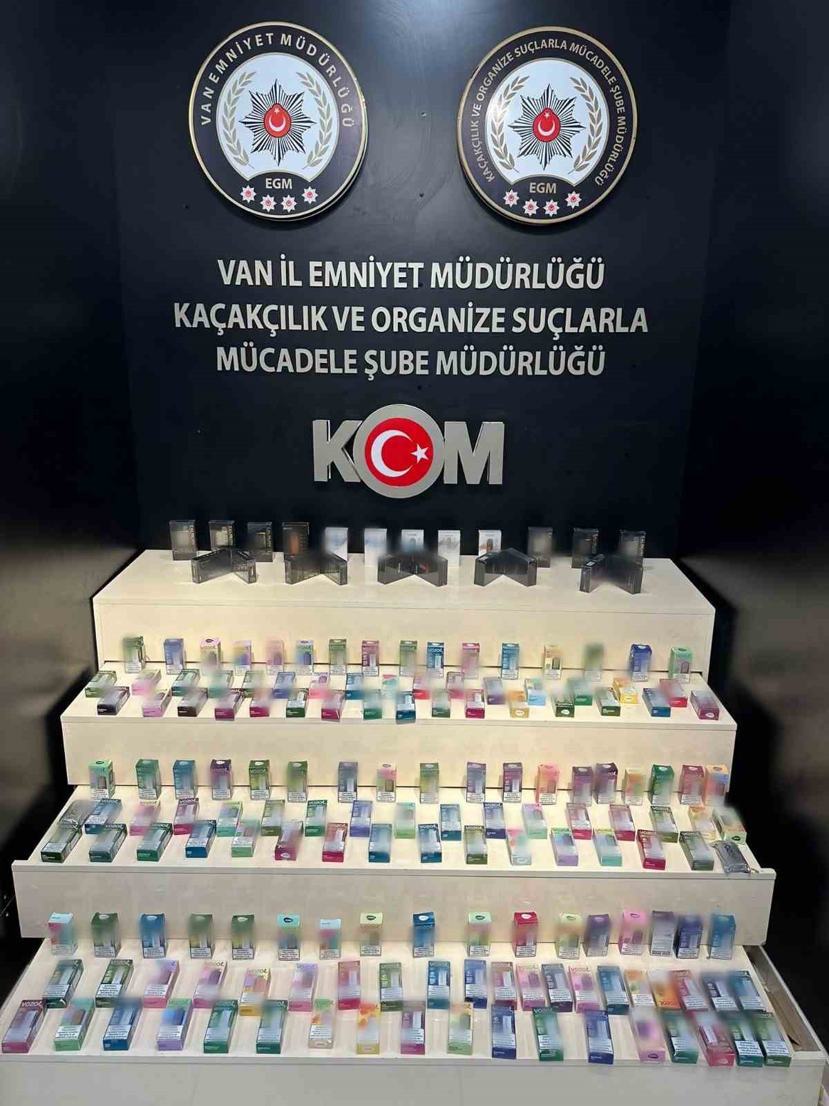 Van’da gümrük kaçağı malzemeler ele geçirildi