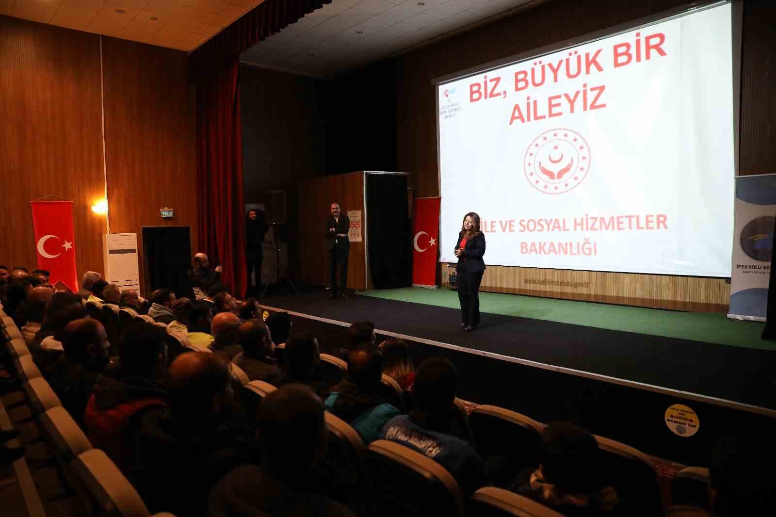 İpekyolu Belediyesinden “Kadına Şiddete Karşı Farkındalık Eğitimi”