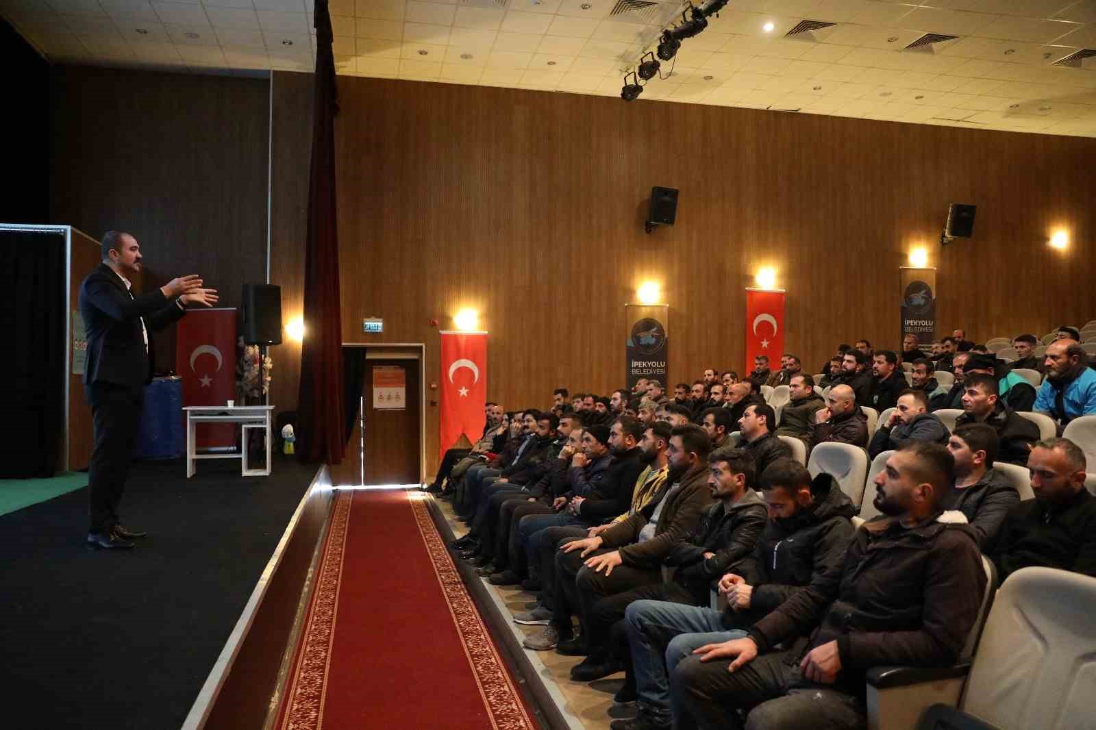 İpekyolu Belediyesinden “Kadına Şiddete Karşı Farkındalık Eğitimi”