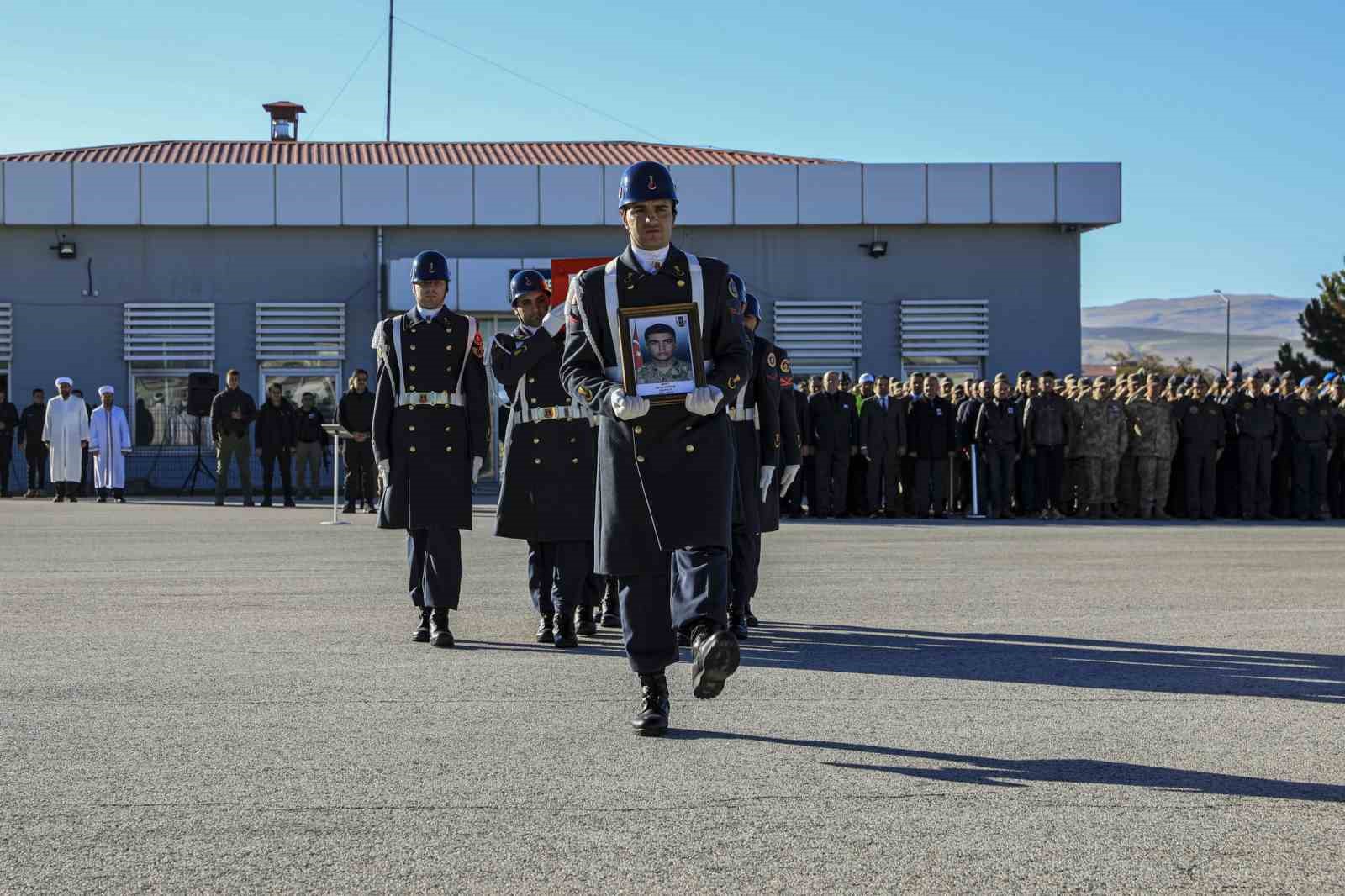 Şehit Bektaş’ın naaşı memleketine uğurlandı