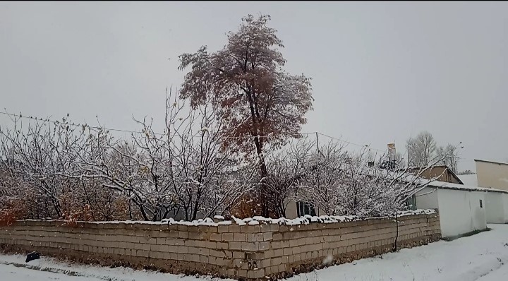 Özalp’a mevsimin ilk karı yağdı