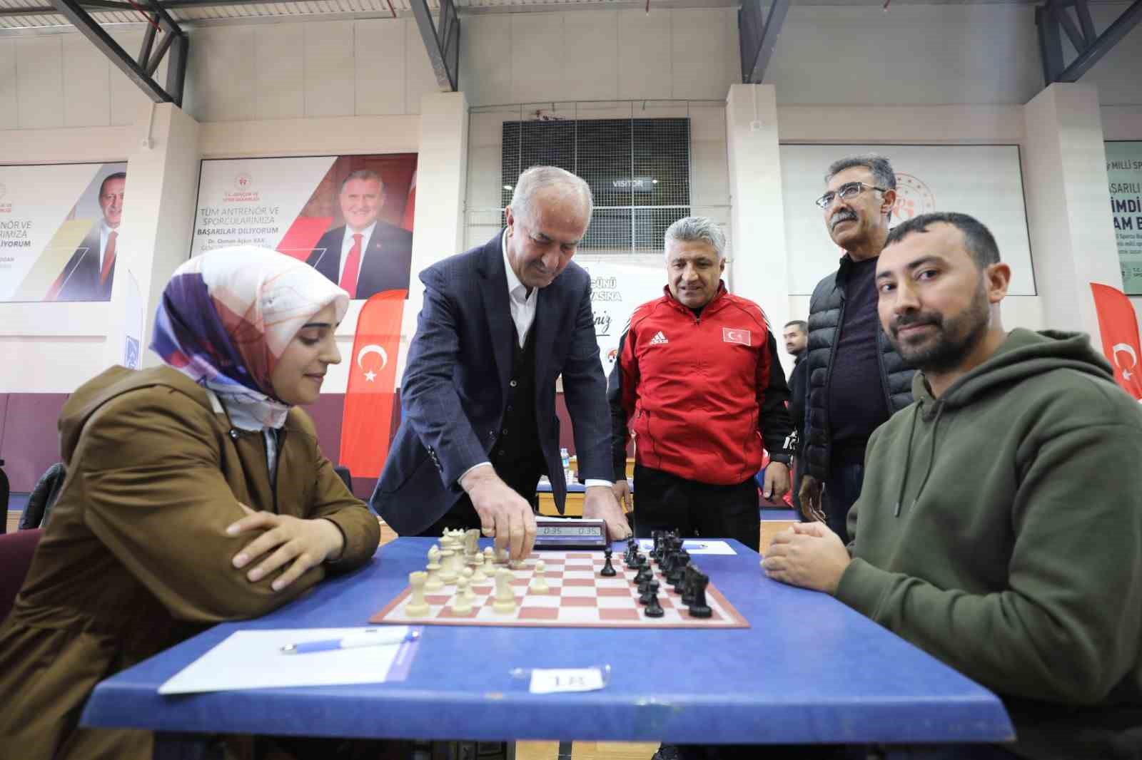 Tuşba Belediyesinden geleneksel satranç turnuvası