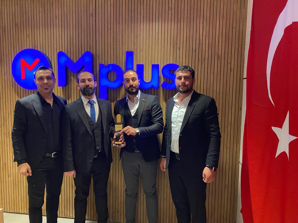 MPLUS Türkiye Van’ın ekonomisine katkı sağlayan en başarılı kuruluş ödülünü aldı