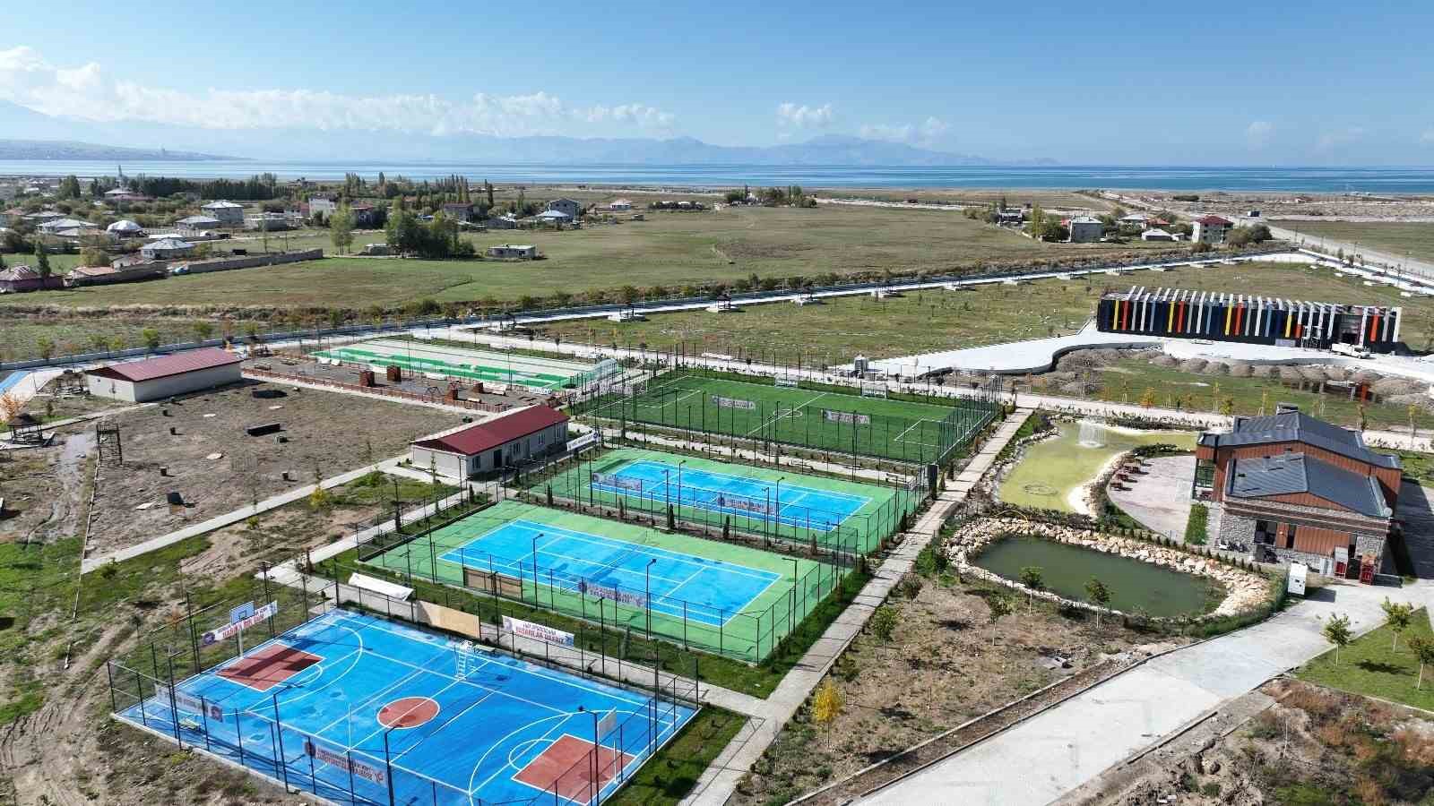 İpekyolu’nda 90 bin metrekarelik park hizmete açıldı