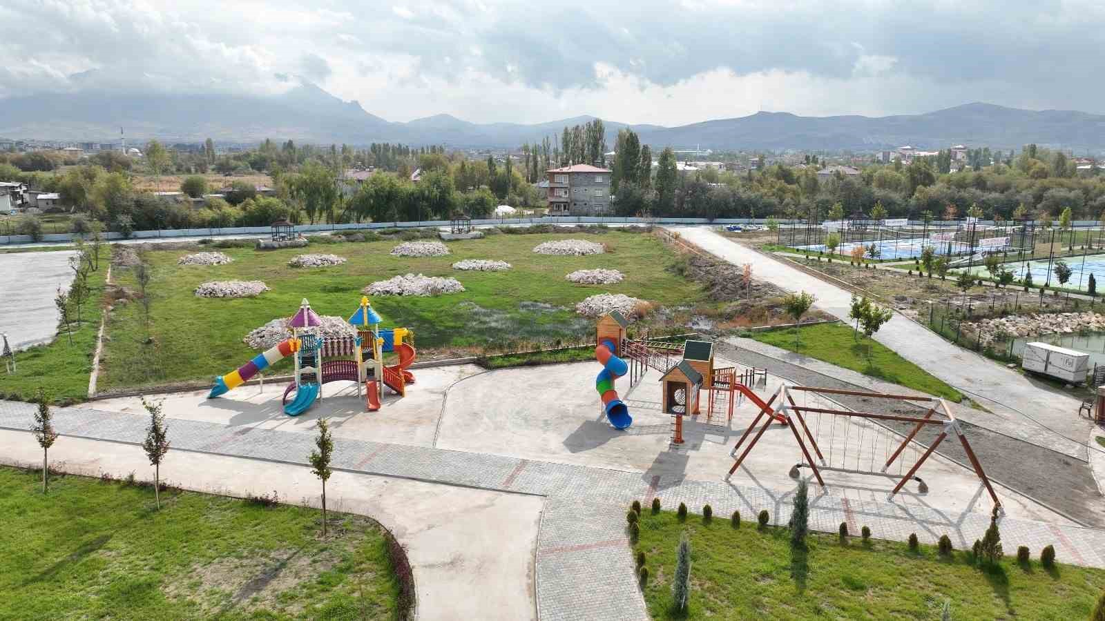 İpekyolu’nda 90 bin metrekarelik park hizmete açıldı
