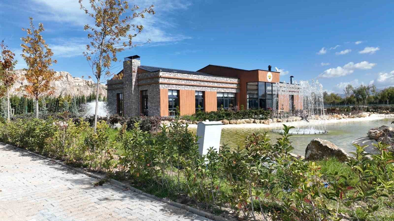 İpekyolu’nda 90 bin metrekarelik park hizmete açıldı