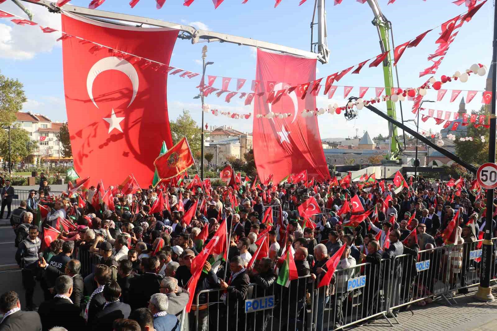 Destici’den CHP kongresi yorumu: “Gelen de, giden de teröriste selam çakıyor, gelenin de gidenden bir farkı yok”