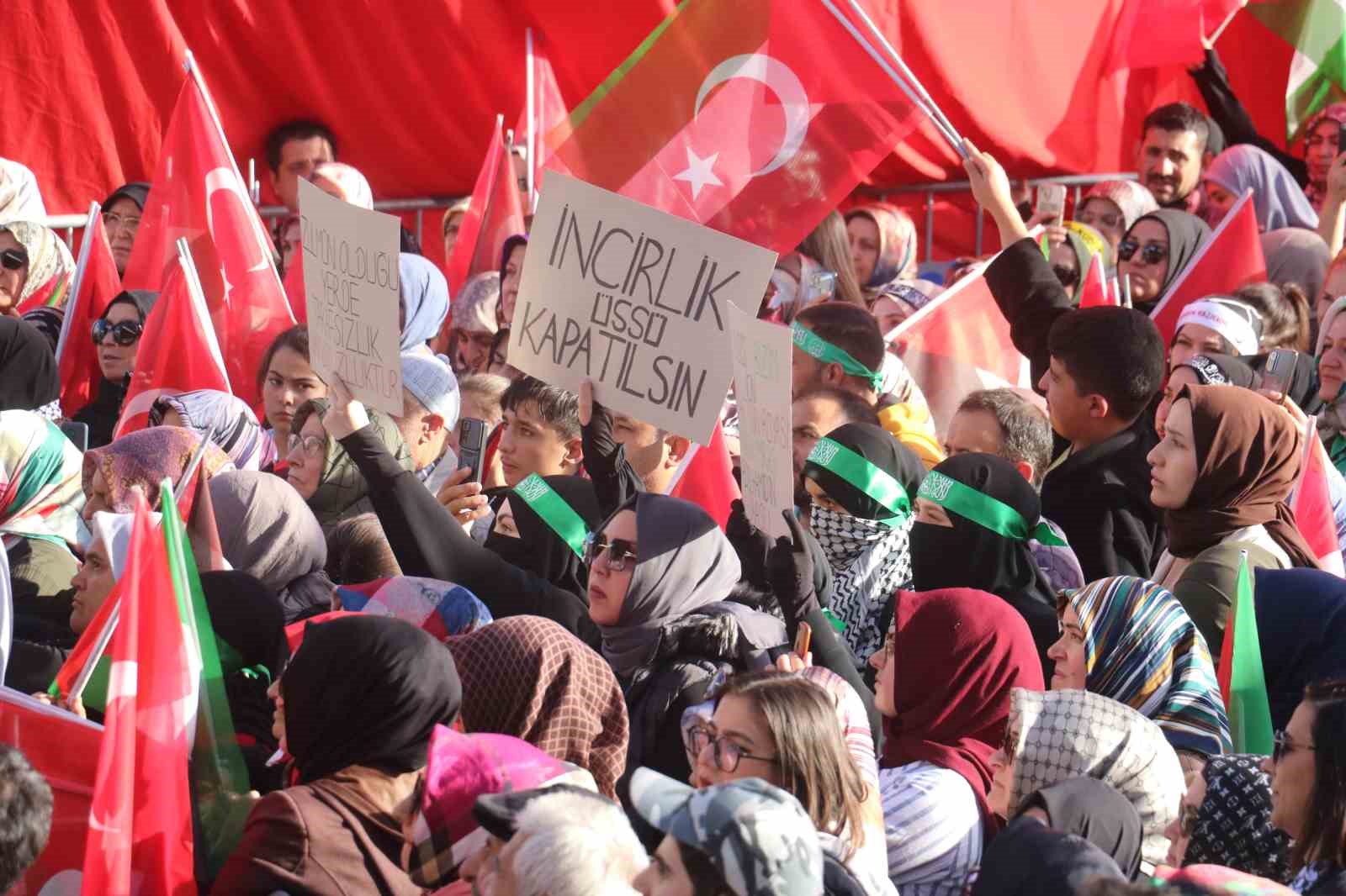 Destici’den CHP kongresi yorumu: “Gelen de, giden de teröriste selam çakıyor, gelenin de gidenden bir farkı yok”