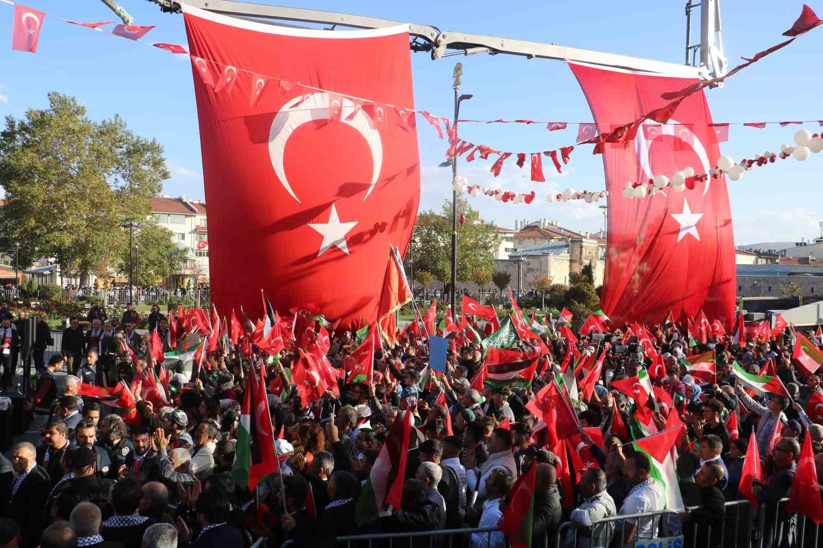 Destici’den CHP kongresi yorumu: “Gelen de, giden de teröriste selam çakıyor, gelenin de gidenden bir farkı yok”