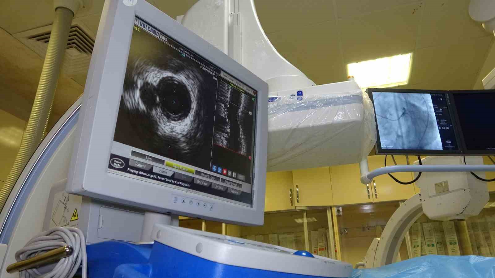 Van’da hastaneye kazandırılan IVUS cihazı hastalara umut oldu