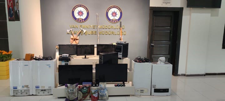Van’da değişik suçlardan 21 kişi tutuklandı