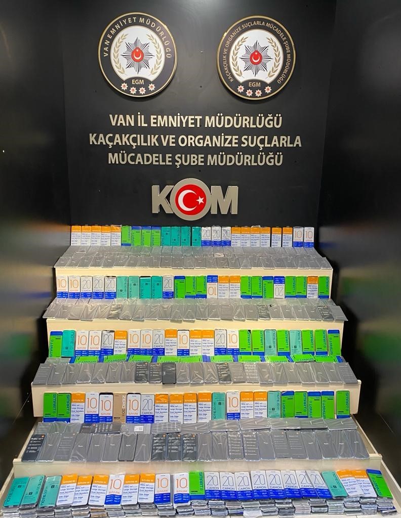 Van’da gümrük kaçakçılığı operasyonu