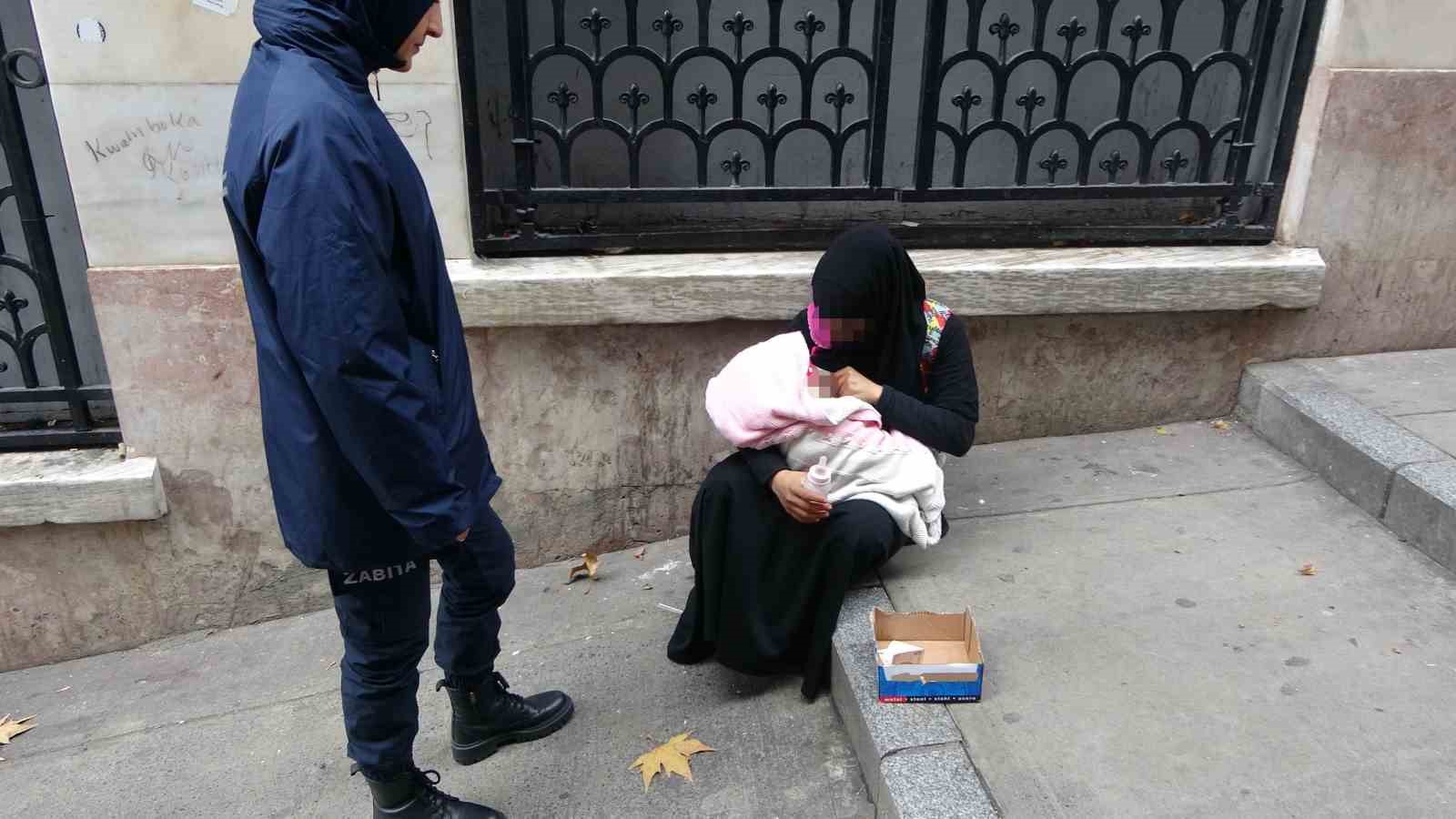 Çöpten yemek yeme numarası yapan dilenciler yakayı ele verdi