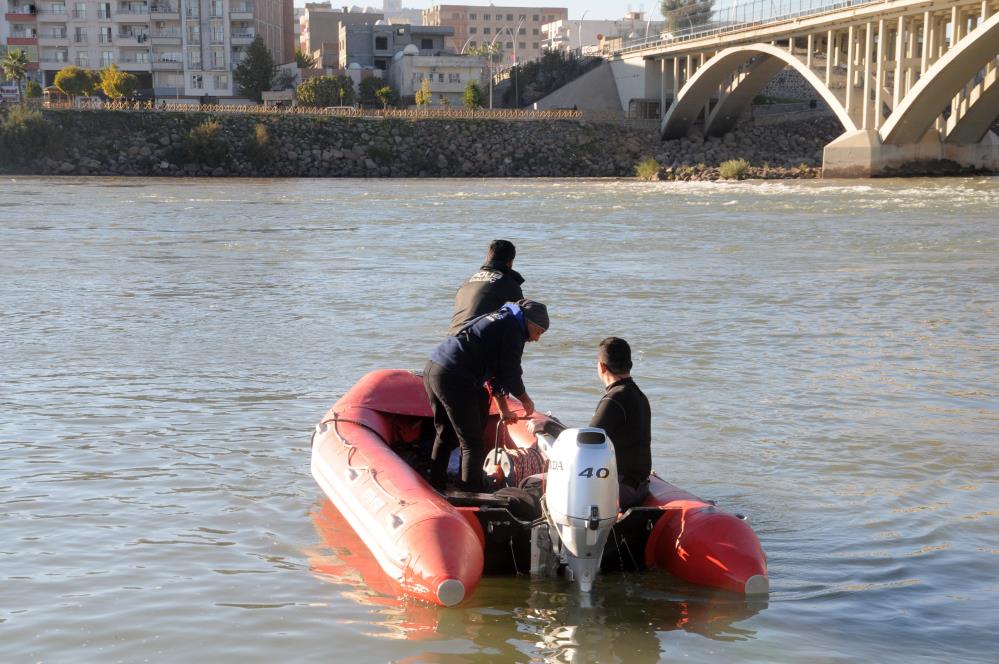 Dicle Nehri'nde kaybolan kızı arama çalışmalarına Van Ekibi katıldı