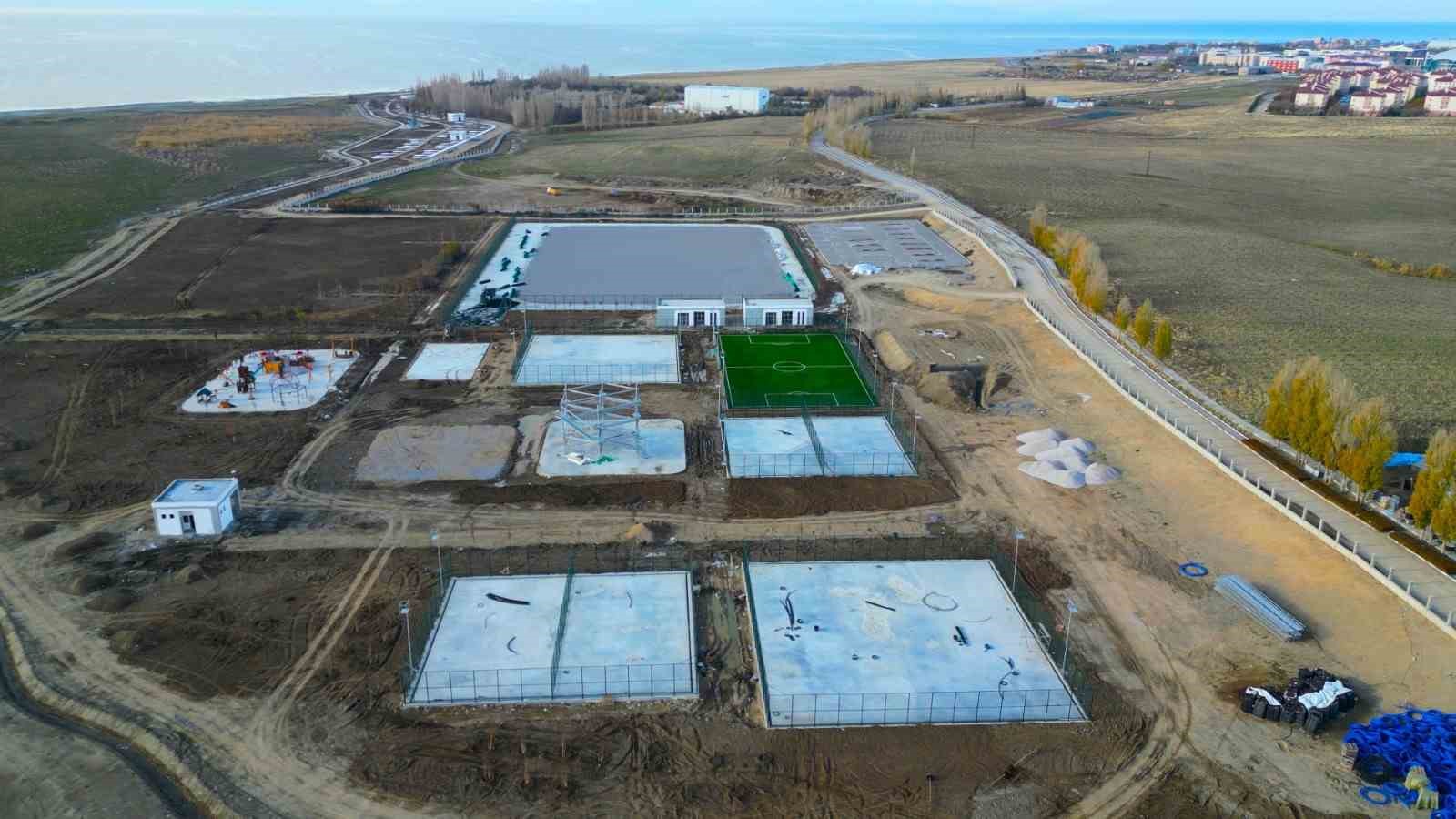 Tuşba’ya değer katacak dev eserin yapımı hızla devam ediyor