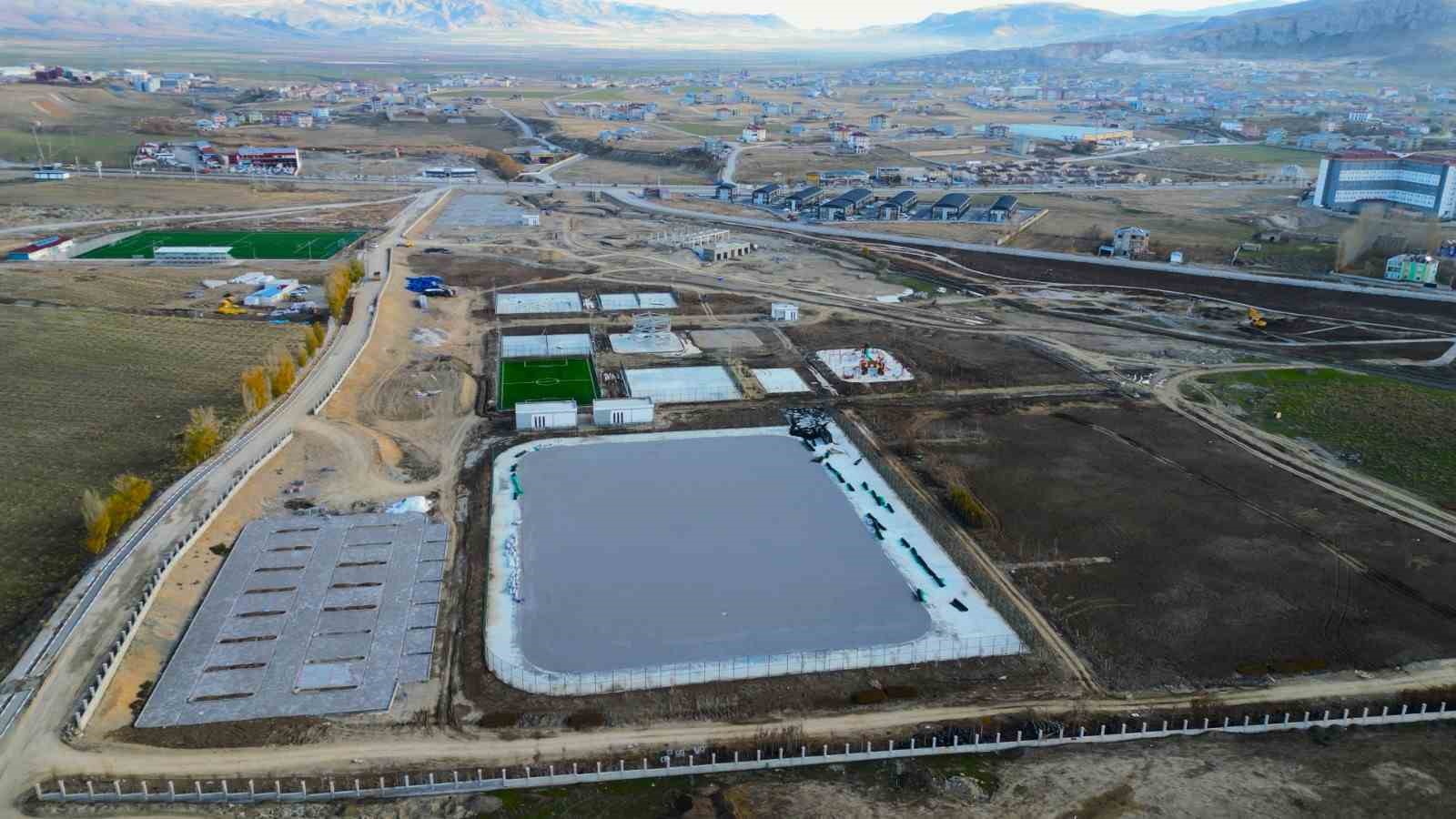 Tuşba’ya değer katacak dev eserin yapımı hızla devam ediyor