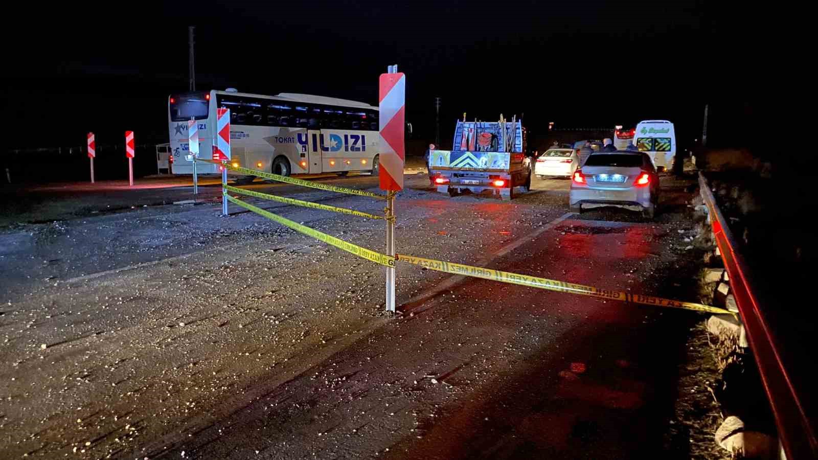 Amasya’da kontrolden çıkan yolcu otobüsü çukura düştü: 6 yaralı