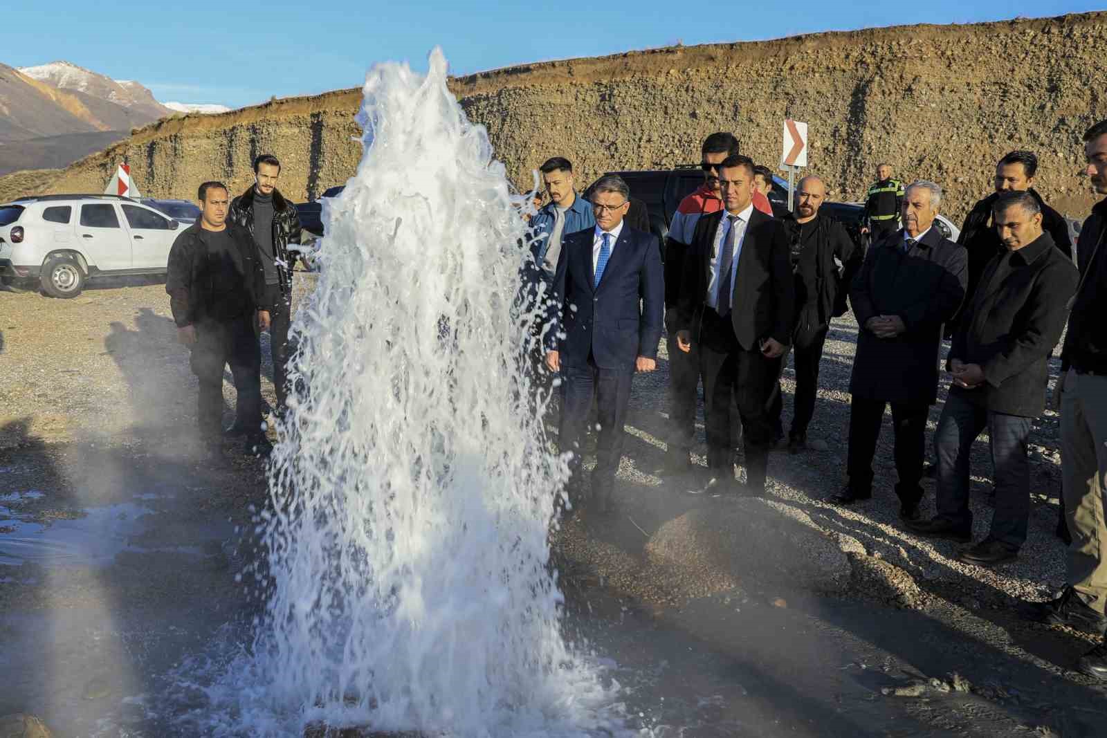 Erciş’te jeotermal seracılık için çalışmalar devam ediyor