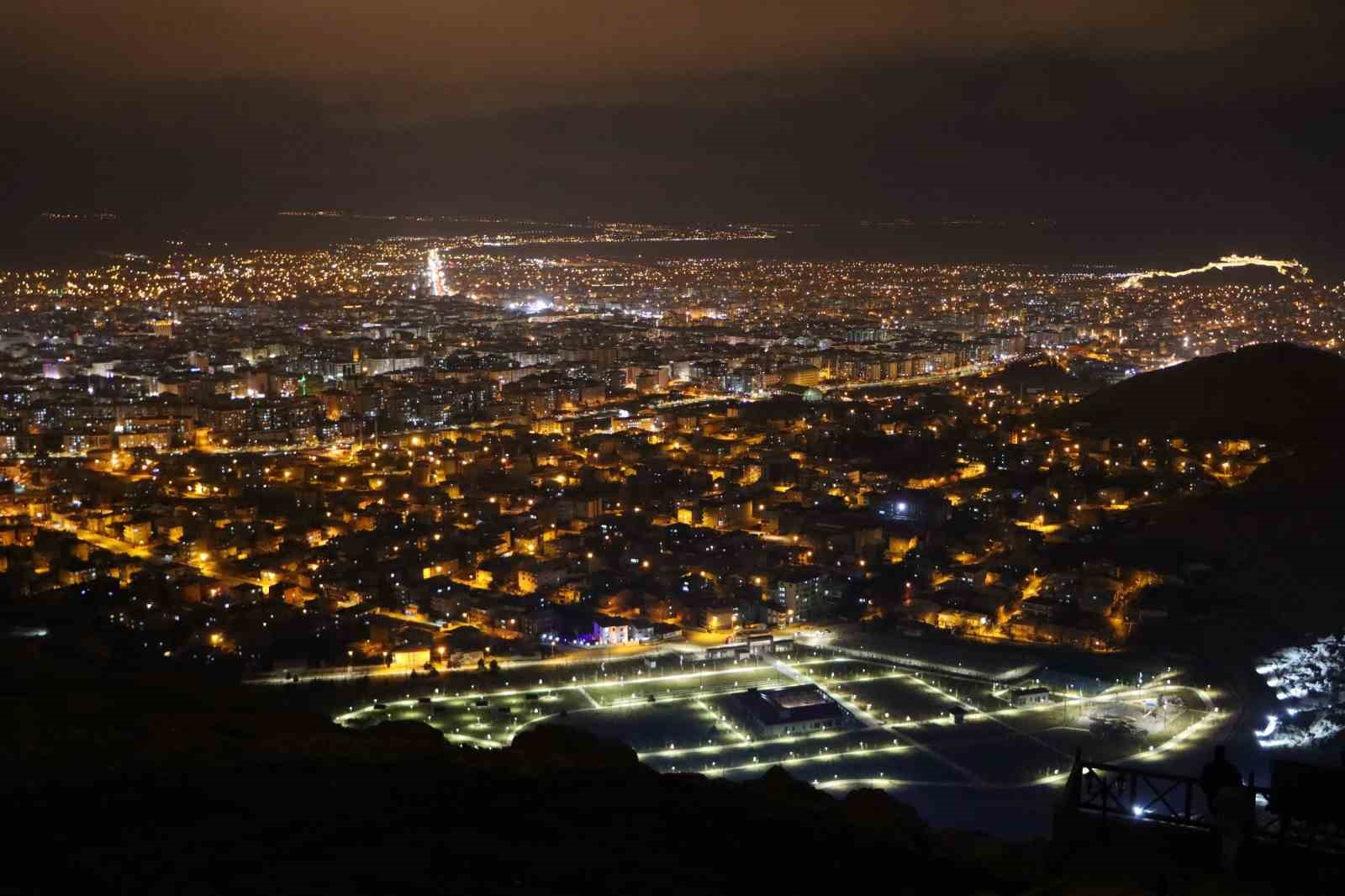 Yılbaşı gecesinde kesintisiz enerji için iş başındalar