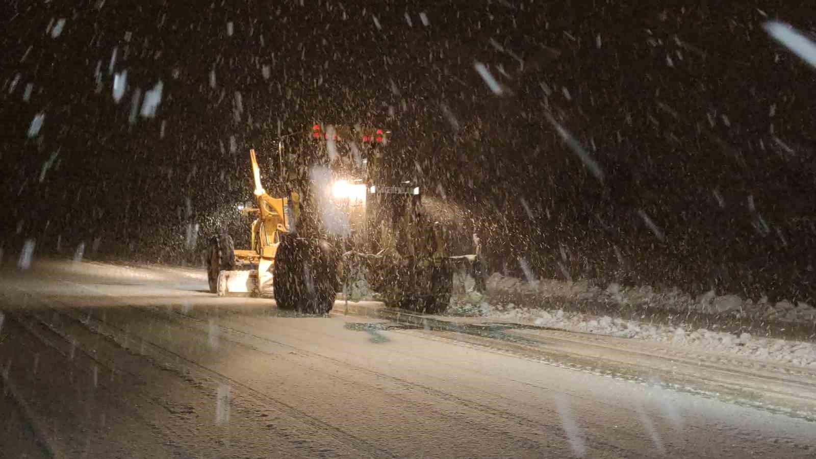 Van’da 492 yerleşim yerinin yolu ulaşıma kapandı