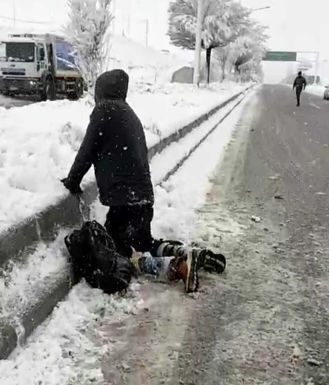 Kaçak göçmen taşıyan kamyonet kaza yaptı; 5 yaralı