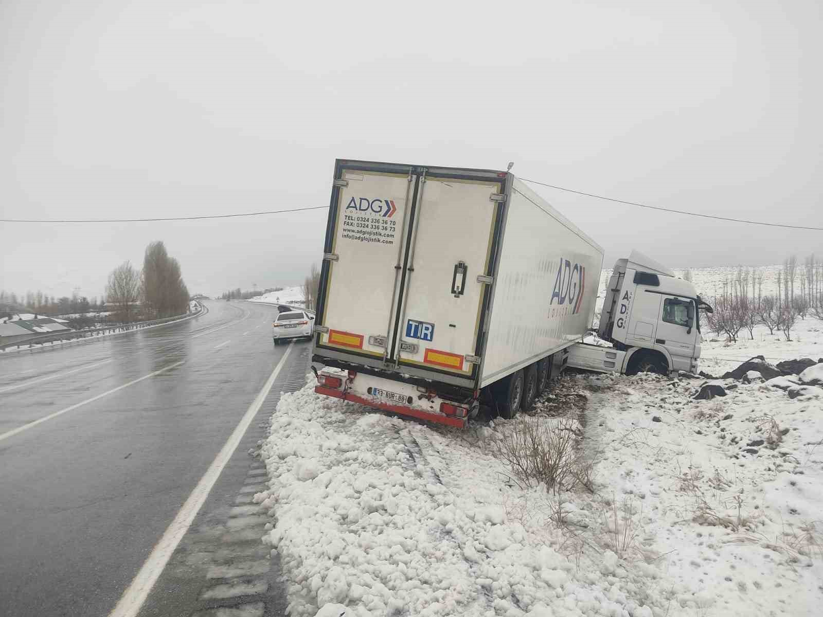 Kar yağışı kazayı beraberinde getirdi