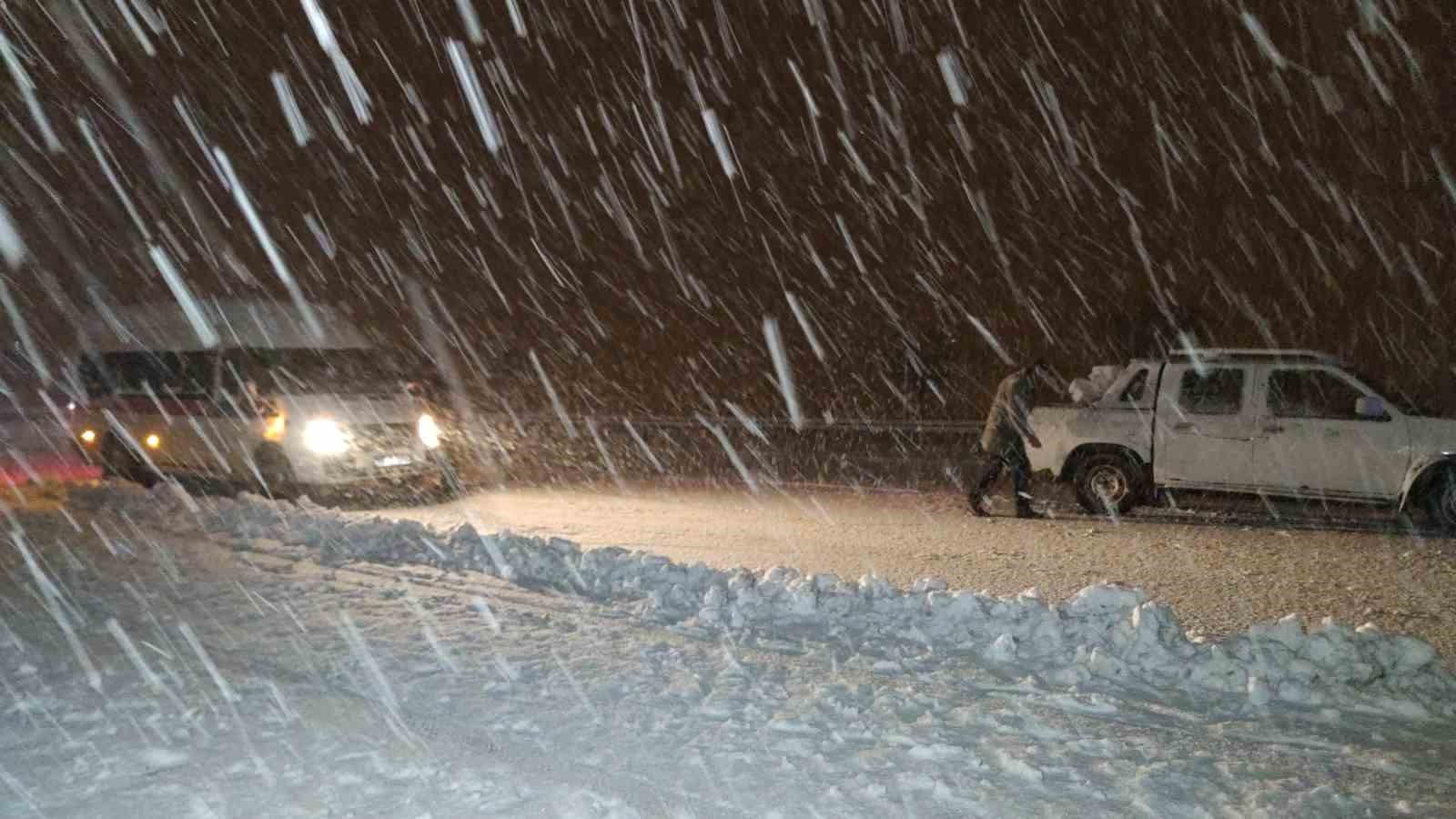 Van’da yüksek kesimlerde kar ve tipi etkili oluyor