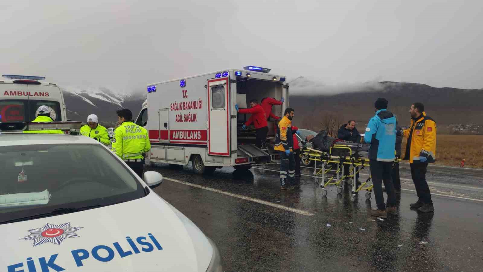 Van’da trafik kazasındaki yaralı sayısı 27’ye yükseldi