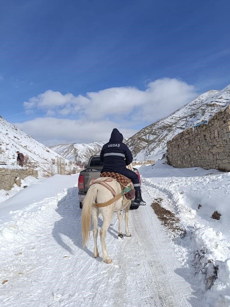 VEDAŞ’ın atlı timi iş başında