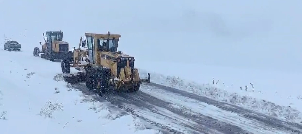 Muradiye’de yol açma çalışması