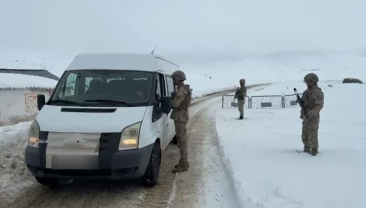 Van’da değişik suçlardan 8 kişi tutuklandı