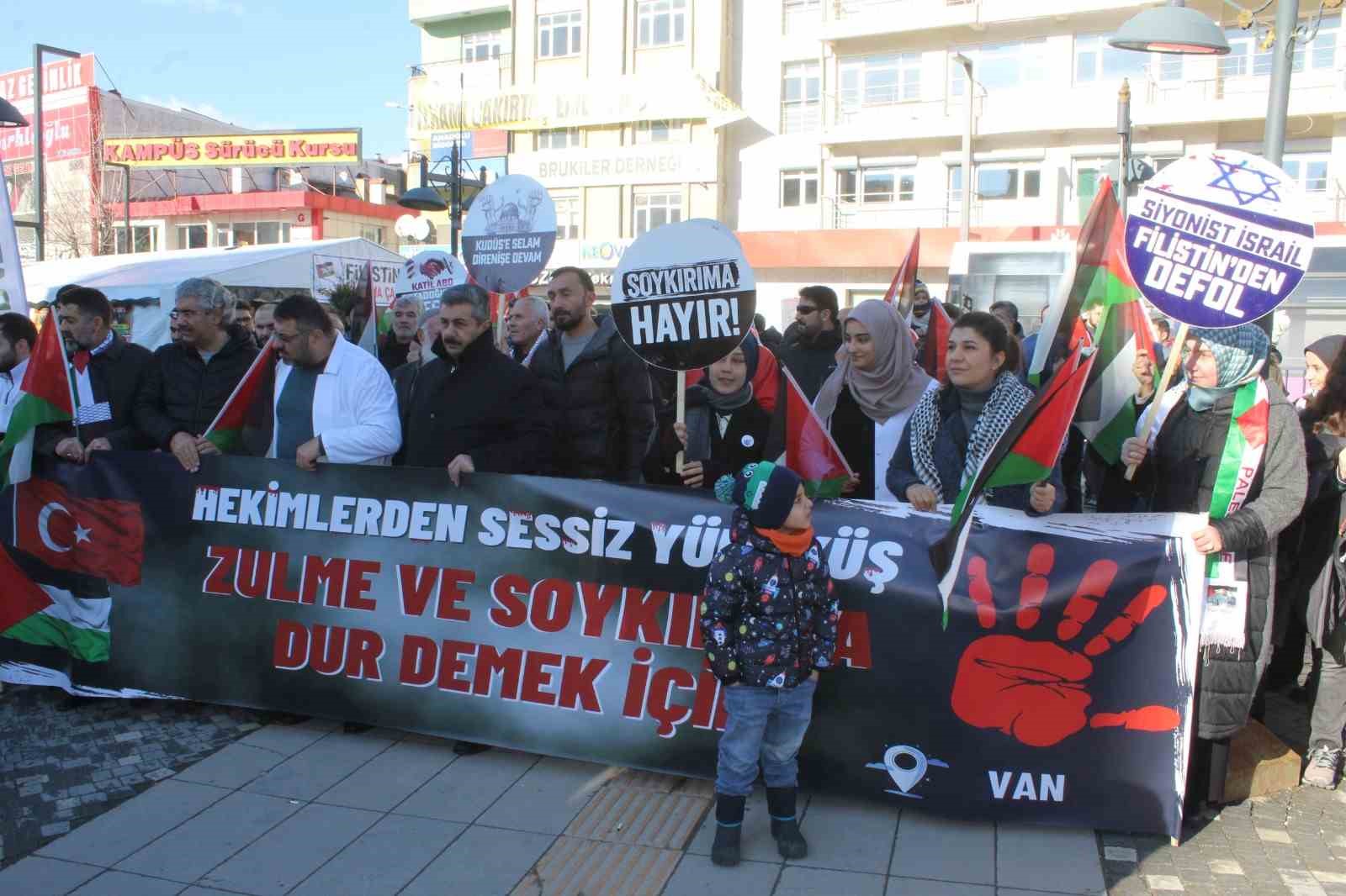 Van’daki hekimlerden sessiz protesto