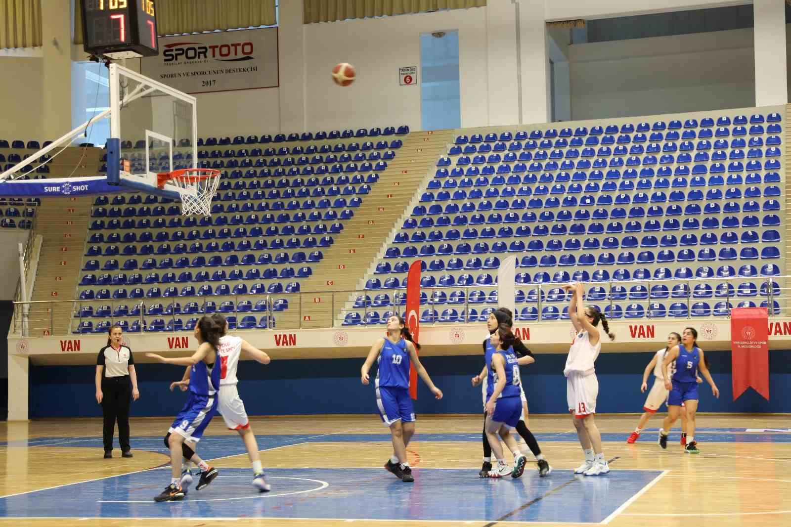 U14 ve U16 Kızlar Basketbol Şampiyonu İpekyolu Belediyesi Spor Kulübü oldu