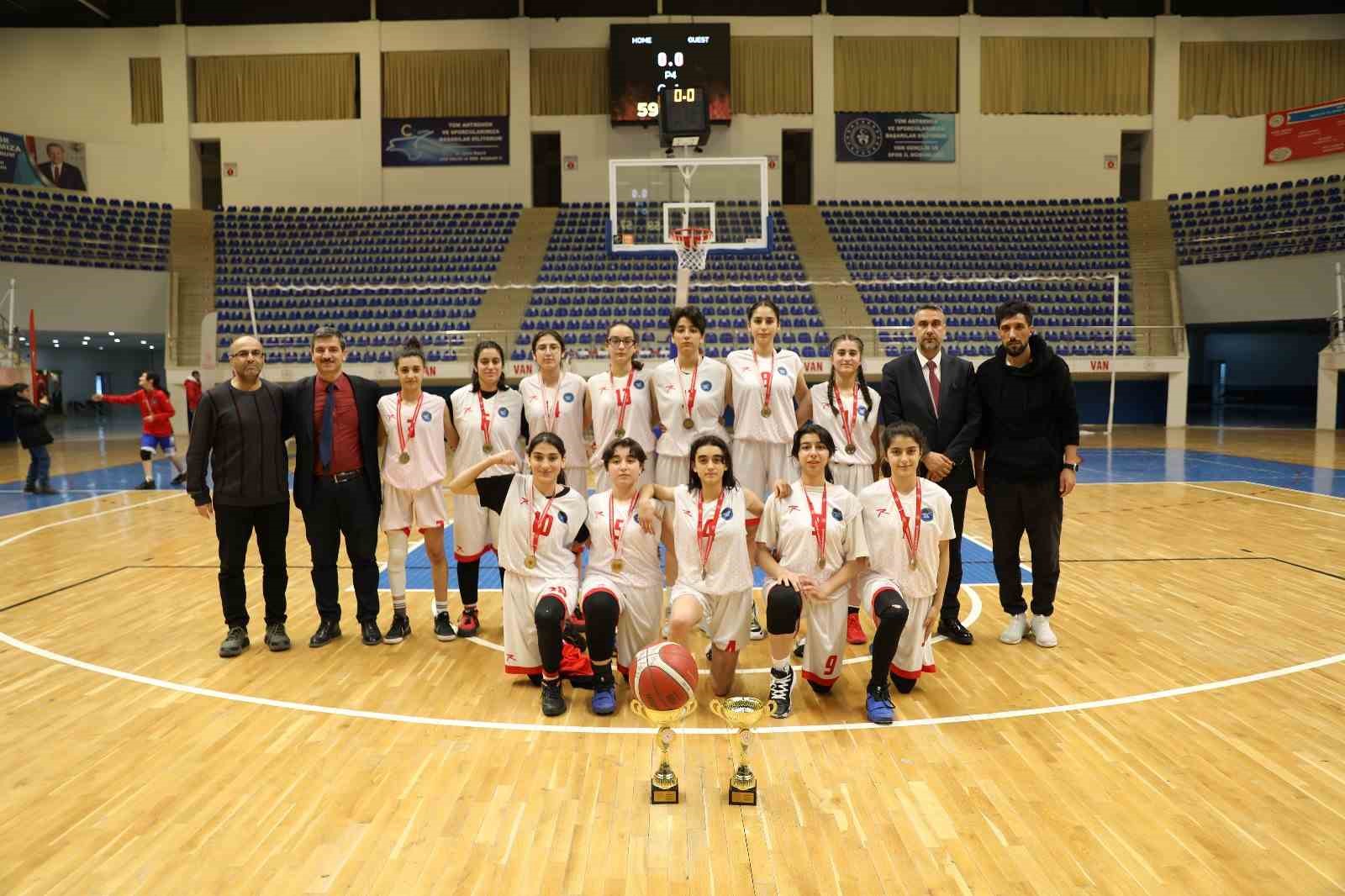 U14 ve U16 Kızlar Basketbol Şampiyonu İpekyolu Belediyesi Spor Kulübü oldu