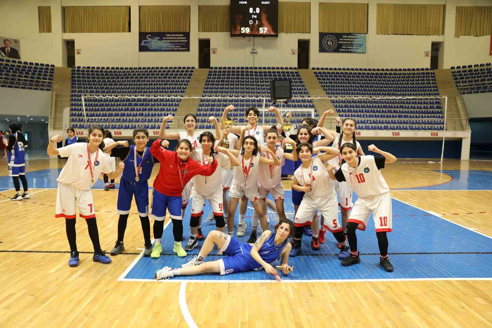 U14 ve U16 Kızlar Basketbol Şampiyonu İpekyolu Belediyesi Spor Kulübü oldu