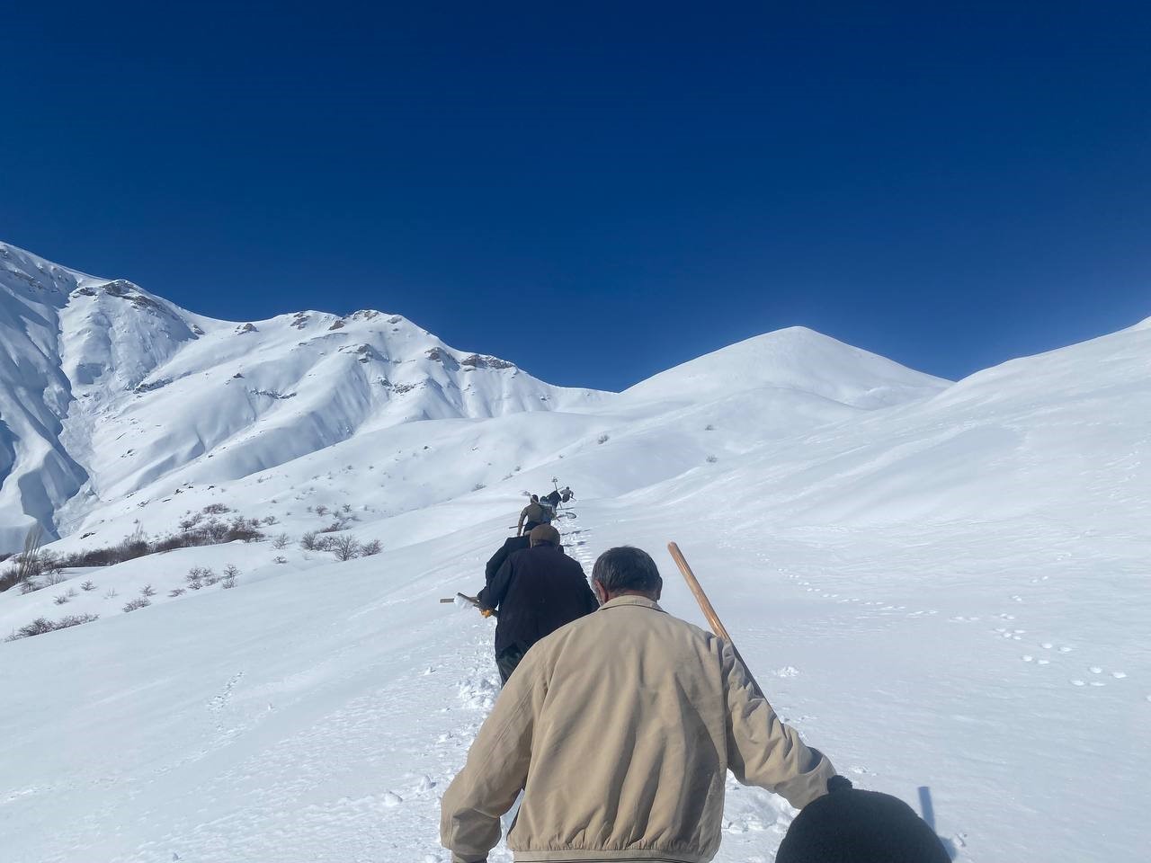 Çığ düştü, mahalle 3 gün susuz kaldı