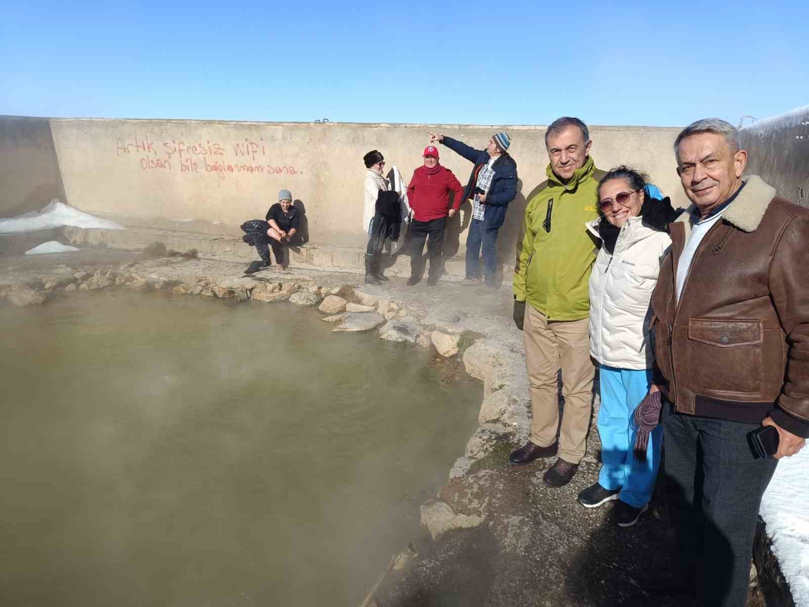 Prof. Dr. Övgün Ahmet Ercan’dan Van ve Hakkari için deprem uyarısı