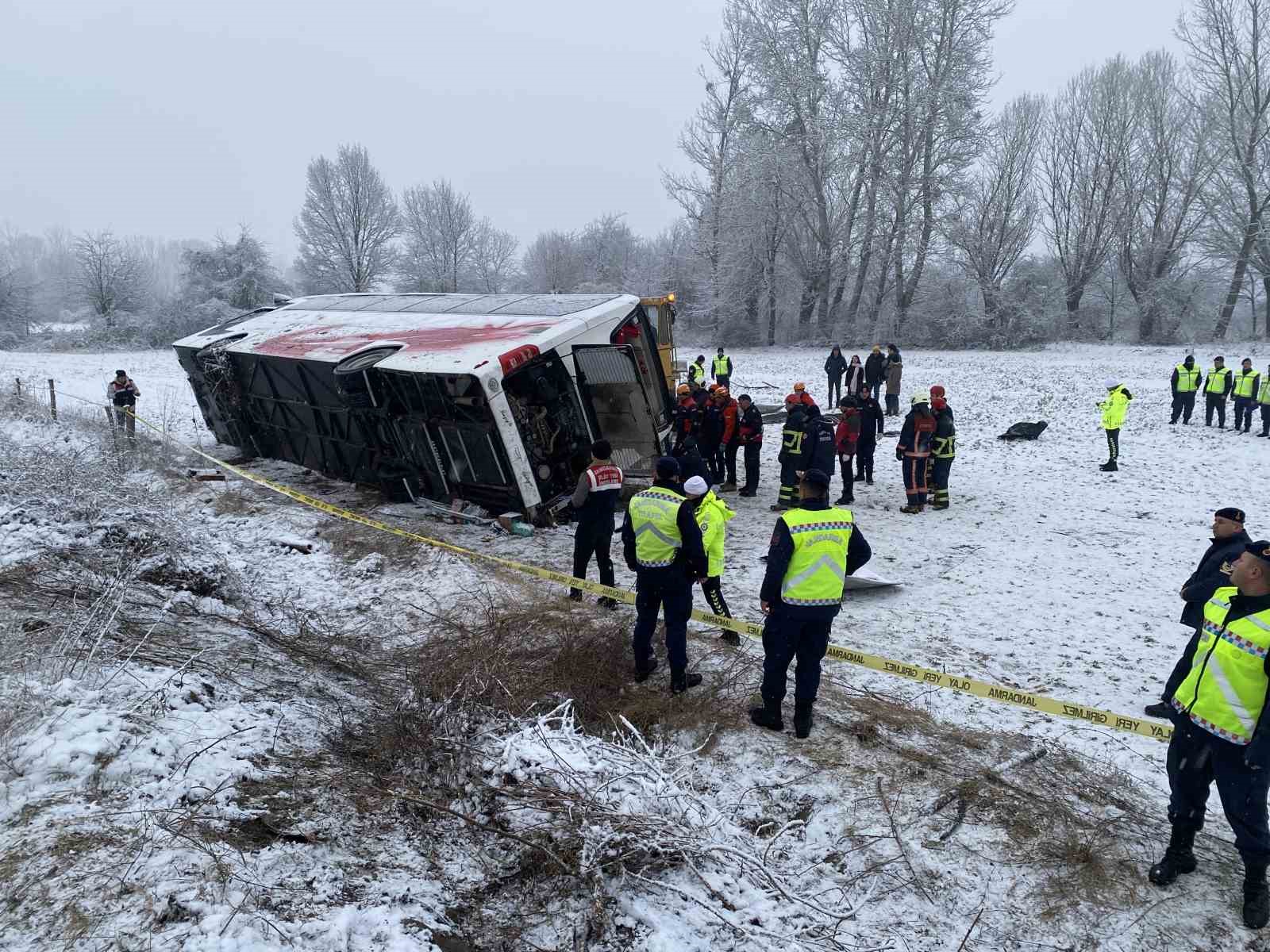 Kastamonu’daki feci kazada 6 kişi öldü, 33 kişi yaralandı