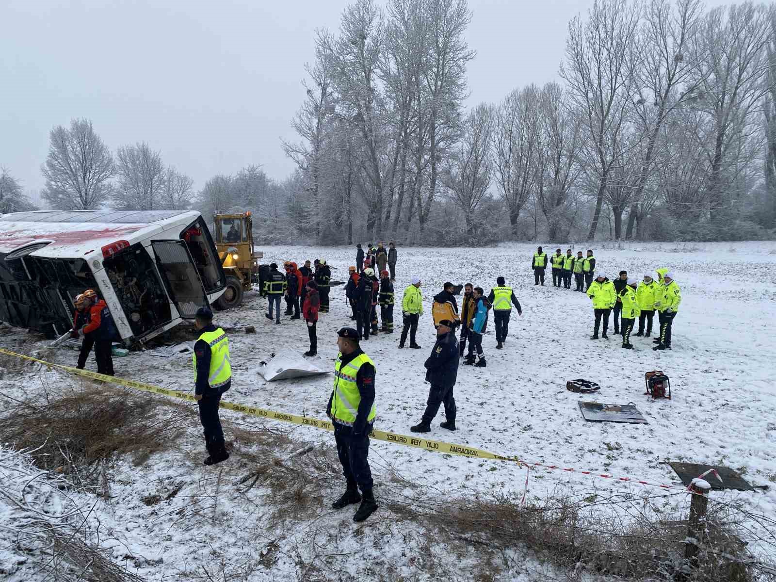 Kastamonu’daki feci kazada 6 kişi öldü, 33 kişi yaralandı