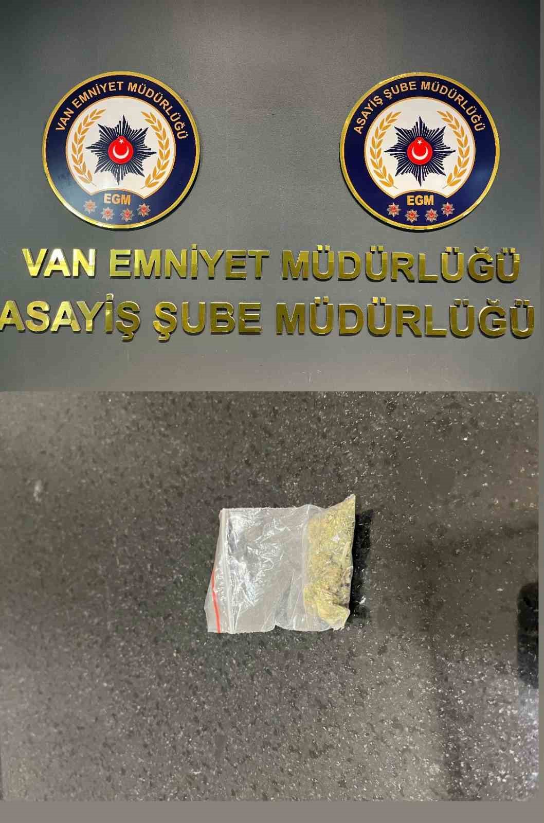 Van’da ‘torbacı’ operasyonu