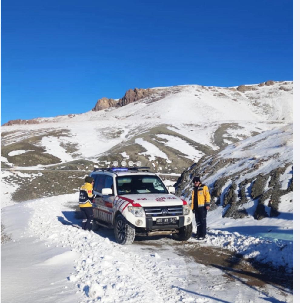 Başkale’de hasta kurtarma operasyonu