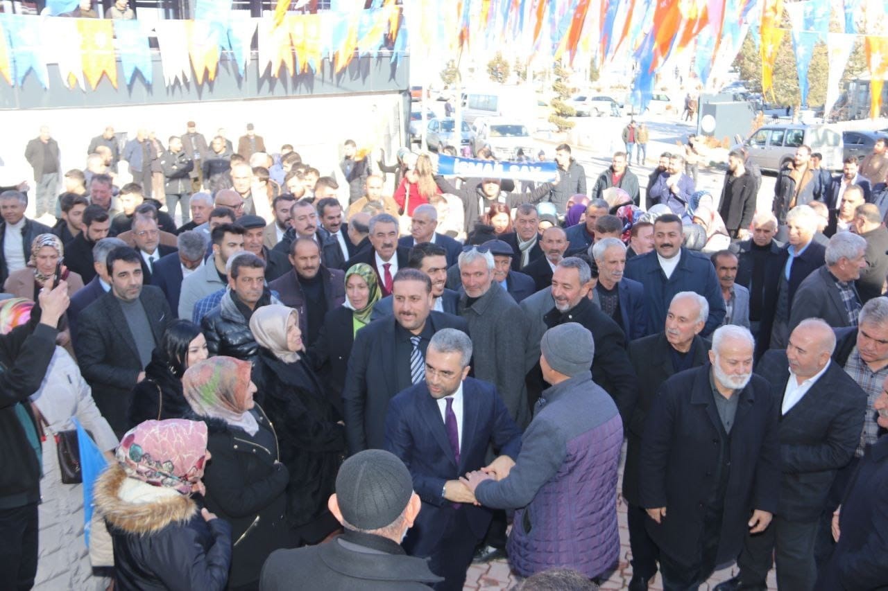 Yeniden aday gösterilen Başkan İsmail Say, Edremit’te vatandaşlarla buluştu