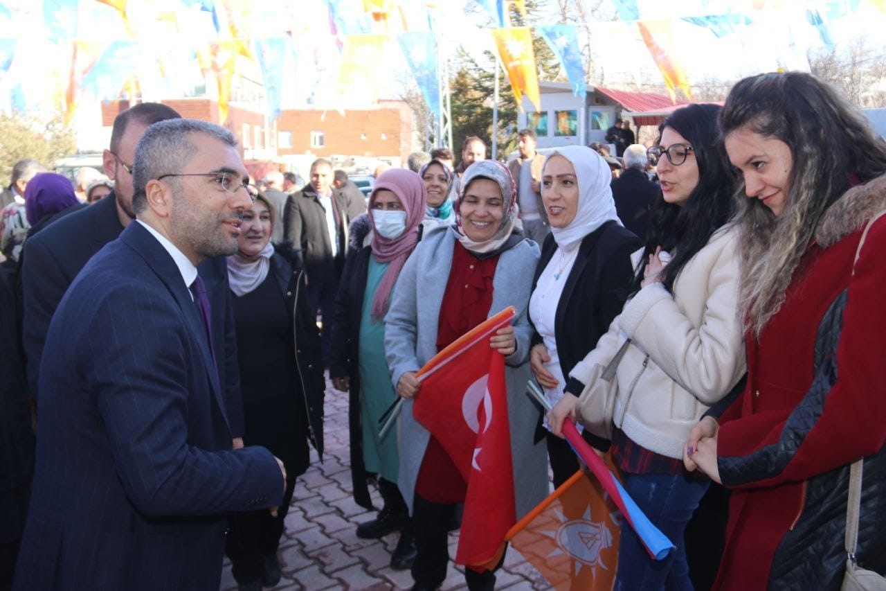 Yeniden aday gösterilen Başkan İsmail Say, Edremit’te vatandaşlarla buluştu