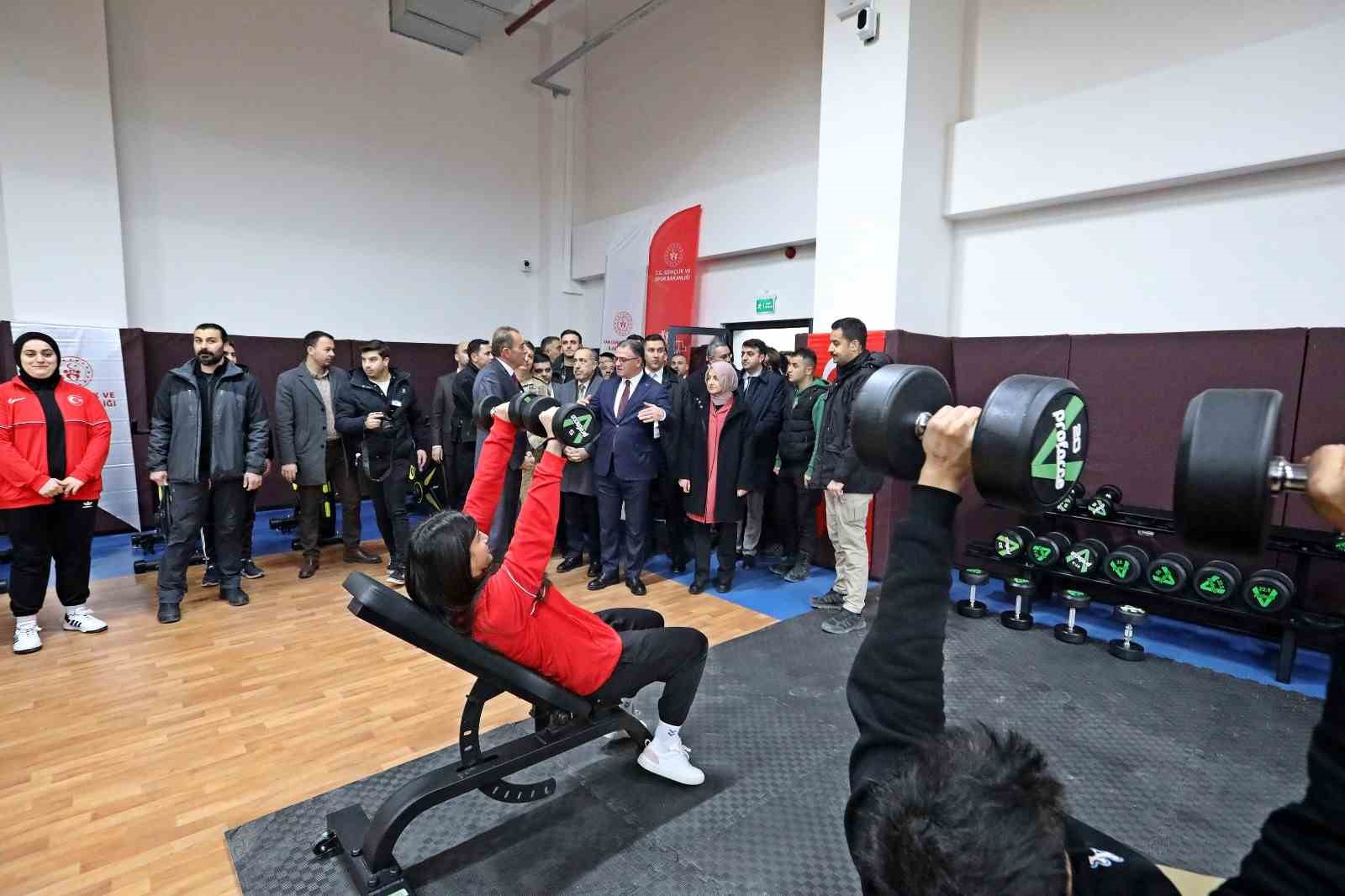 İpekyolu Sporcu Fabrikası hizmete başladı